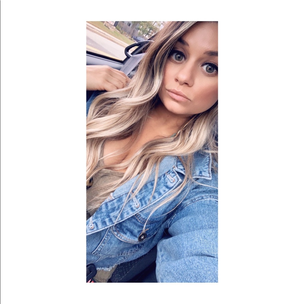 Meet your Posher, Lauren